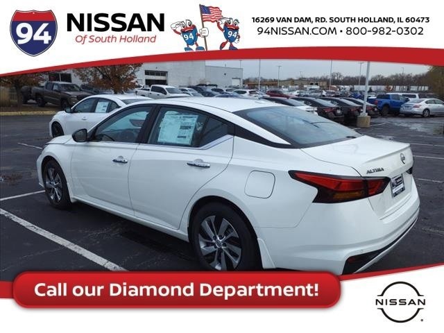 Vehicle image 7 of 21