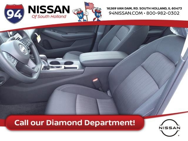 Vehicle image 11 of 21
