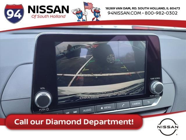 Vehicle image 16 of 21