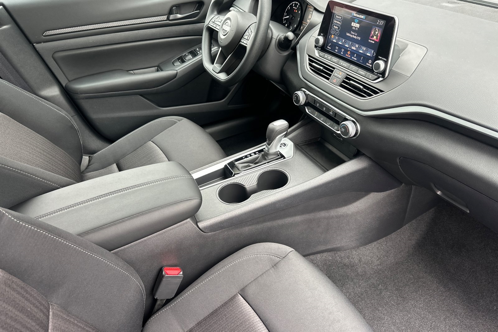 2025 Nissan Altima S Image 17 of 34