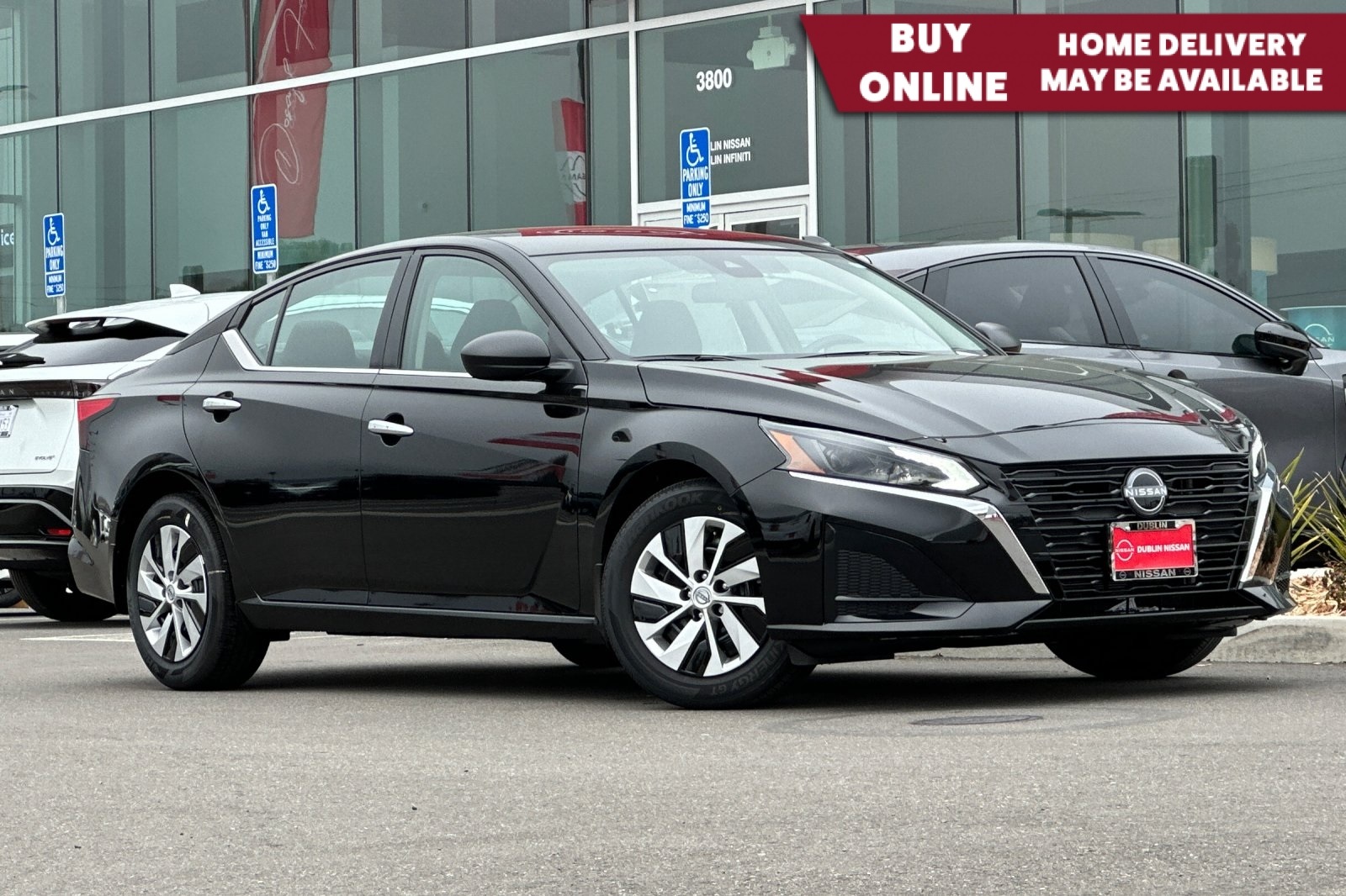 2025 Nissan Altima S Image 4 of 34