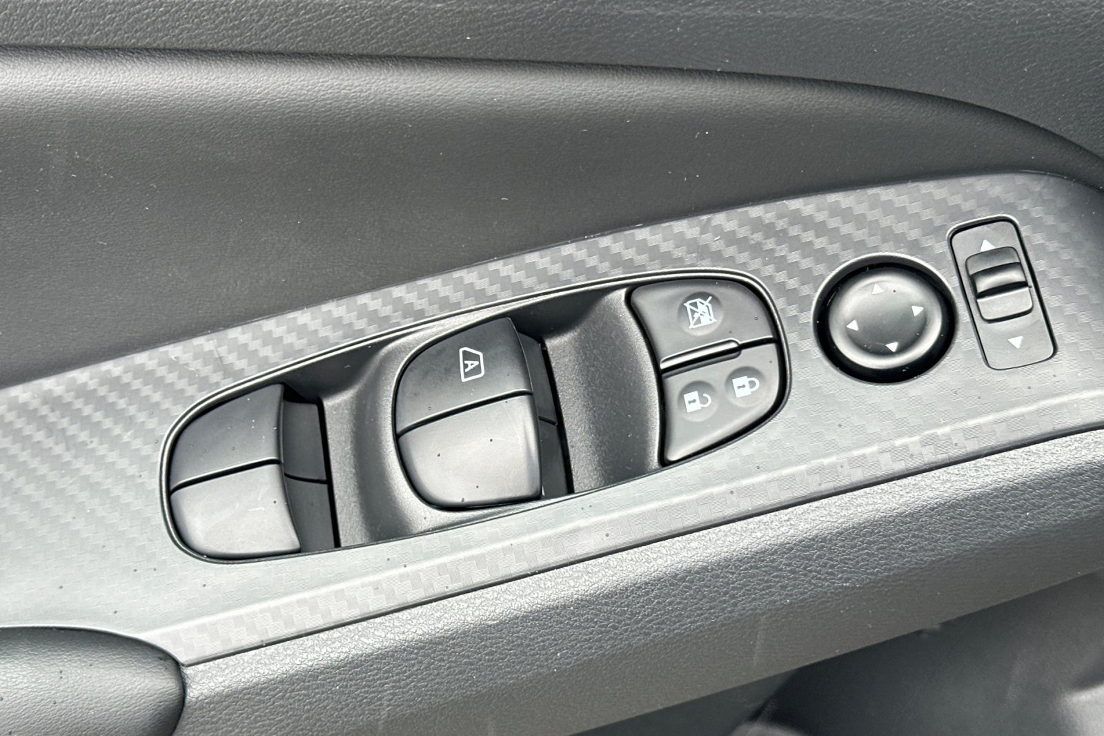 2025 Nissan Altima S Image 13 of 34