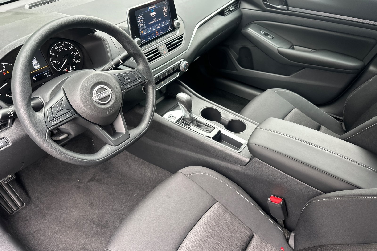 2025 Nissan Altima S Image 10 of 34