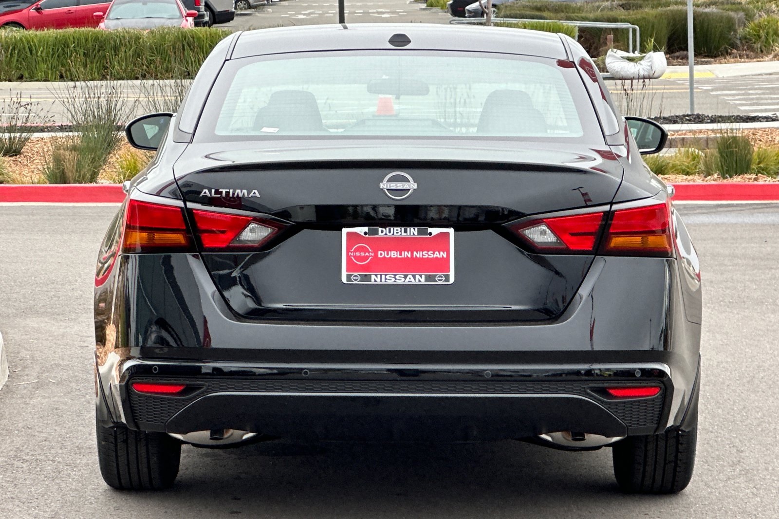 2025 Nissan Altima S Image 7 of 34