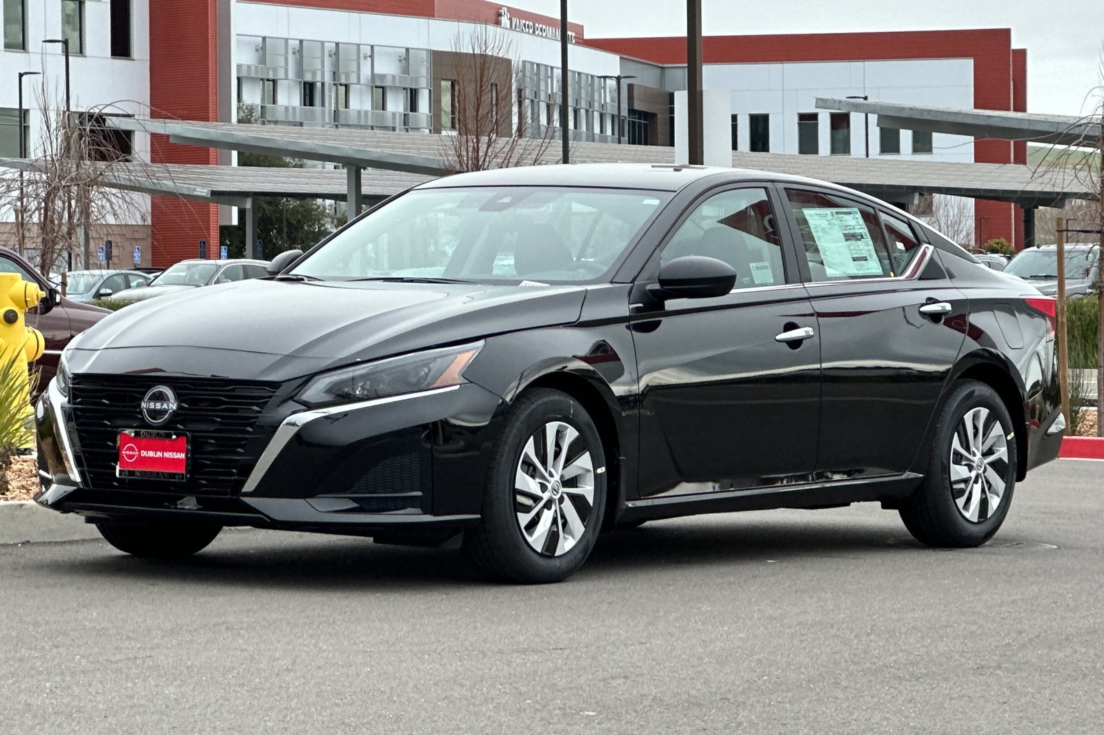 2025 Nissan Altima S Image 1 of 34