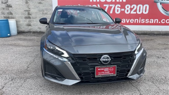 Vehicle image 6 of 27