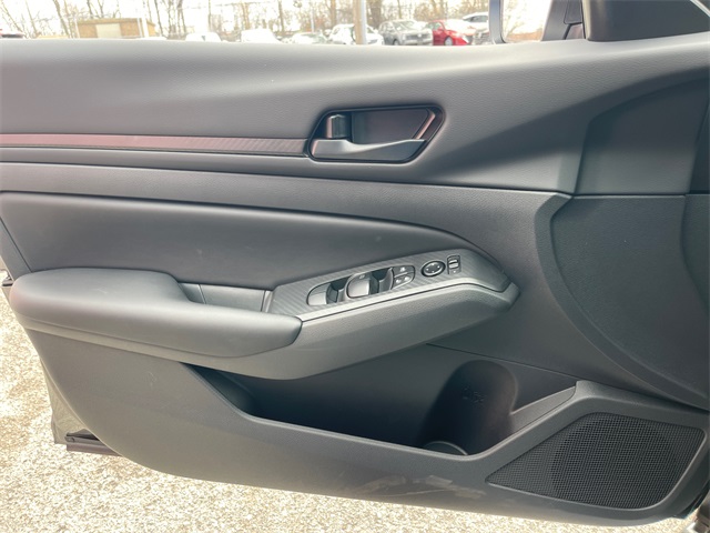 Vehicle image 26 of 27