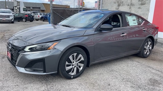 Vehicle image 2 of 27