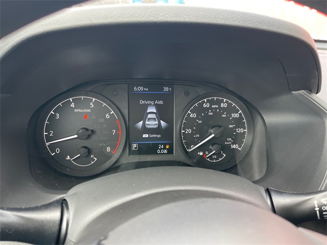Vehicle image 18 of 27