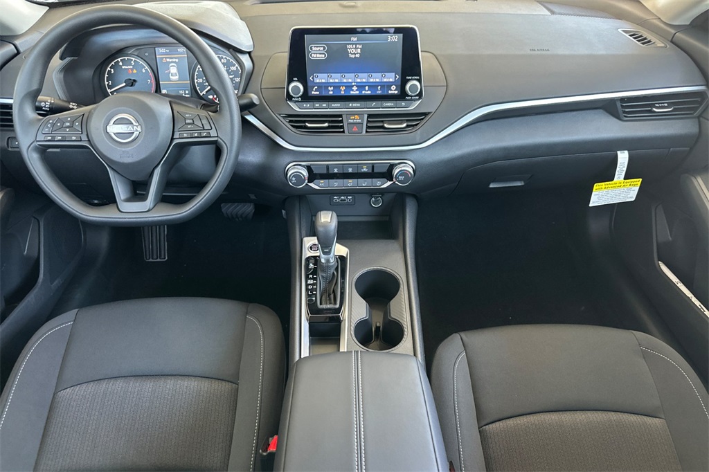 Vehicle image 9 of 22