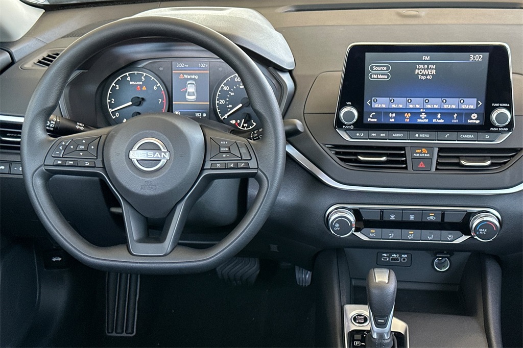 Vehicle image 10 of 22