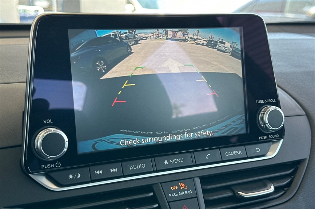 Vehicle image 12 of 22