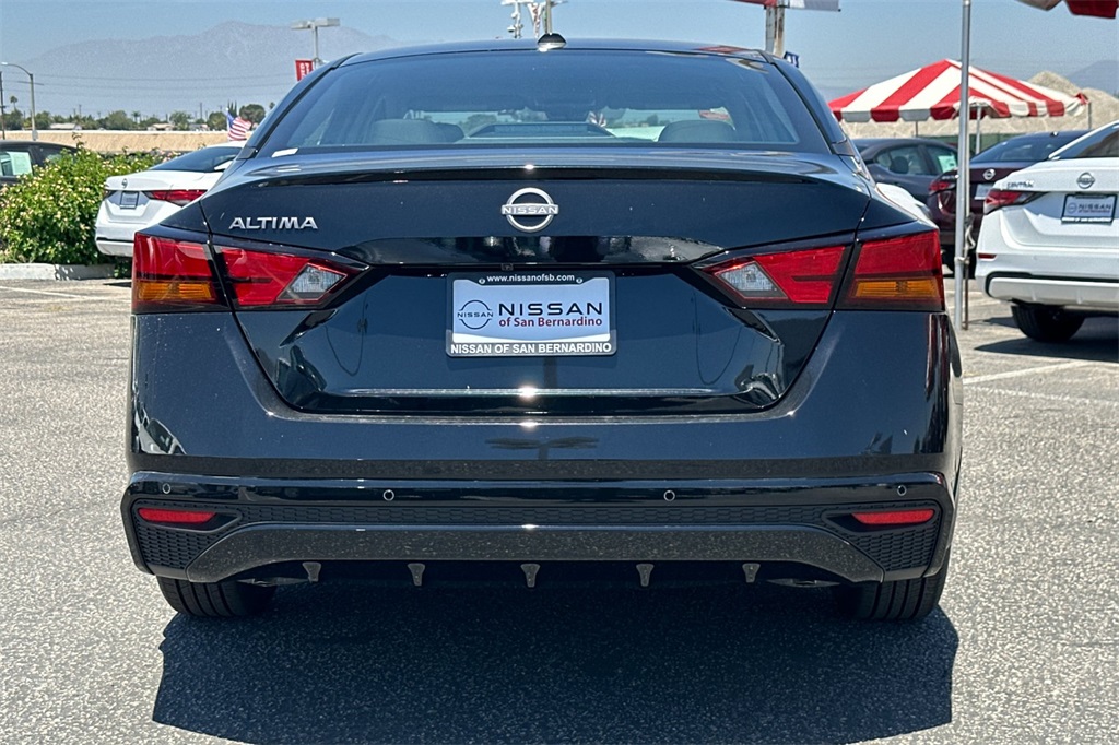 Vehicle image 5 of 22
