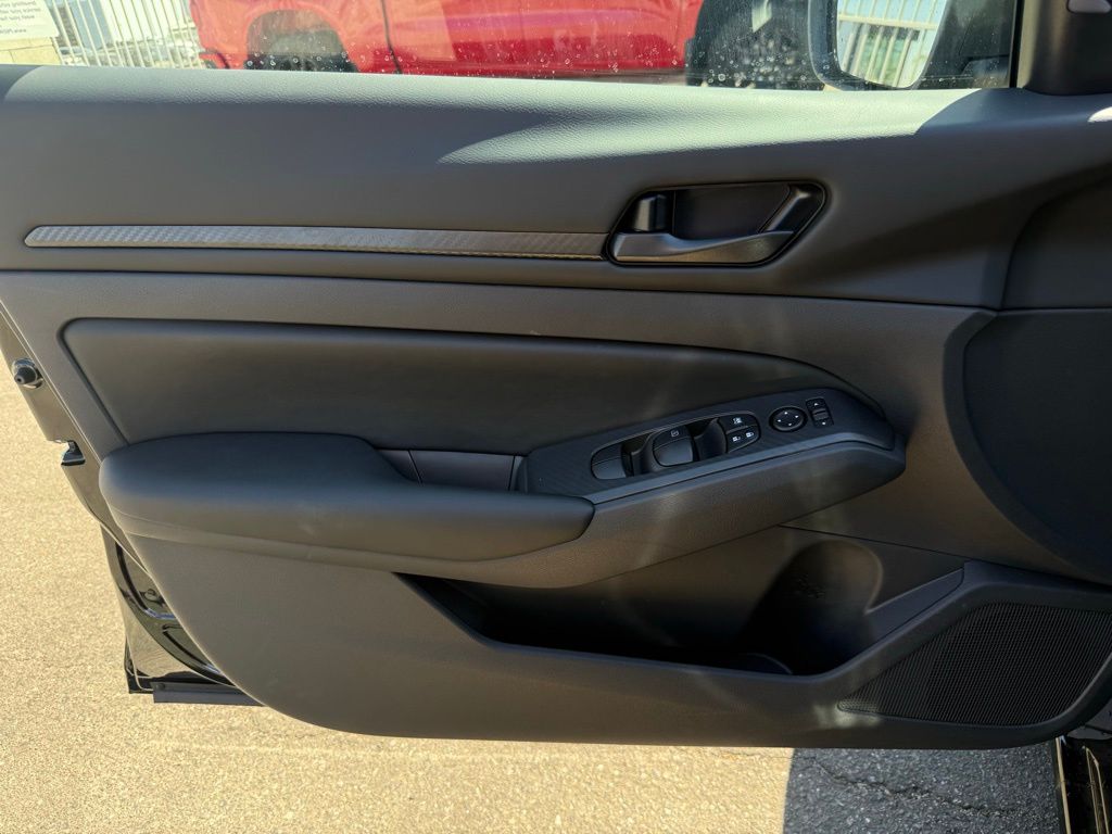 2025 Nissan Altima S Image 25 of 31