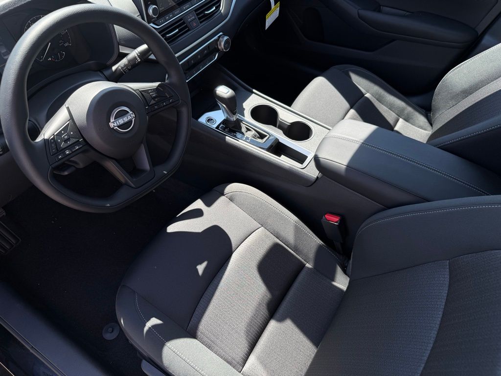 2025 Nissan Altima S Image 22 of 31