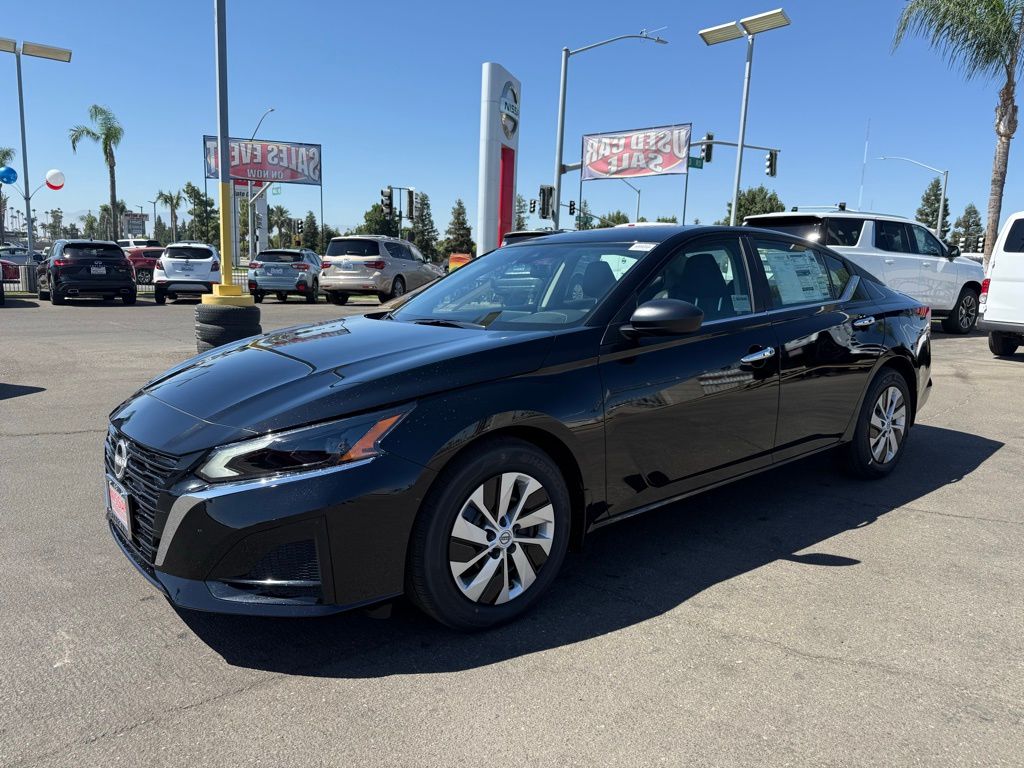 2025 Nissan Altima S Image 1 of 31
