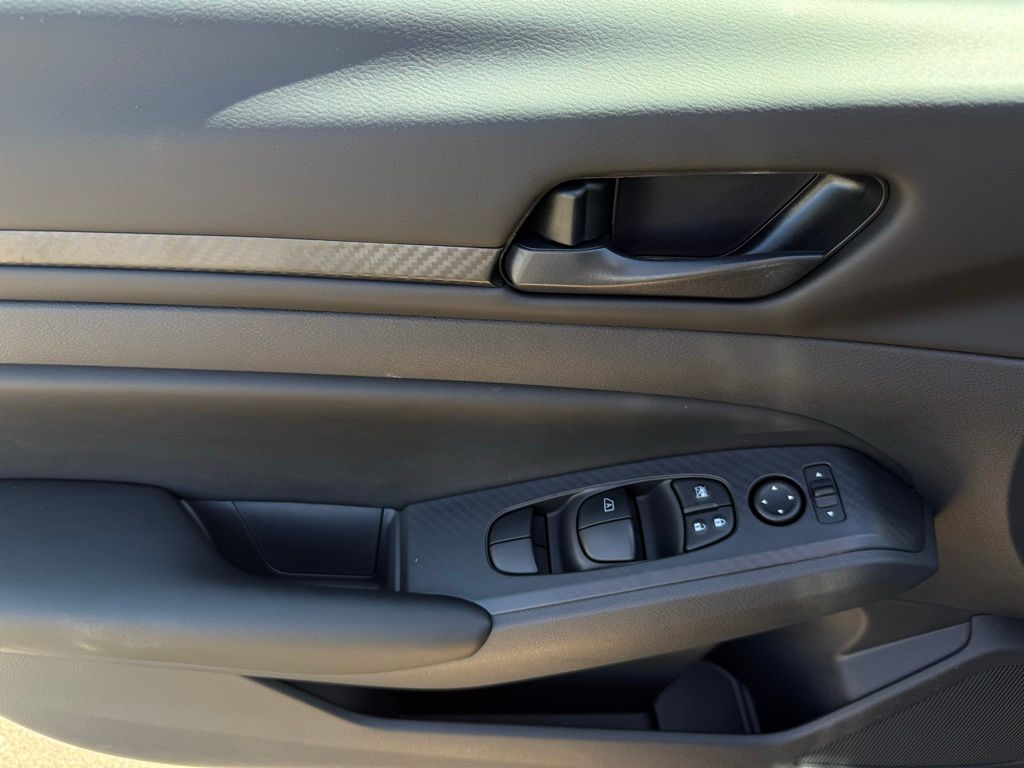 2025 Nissan Altima S Image 24 of 31