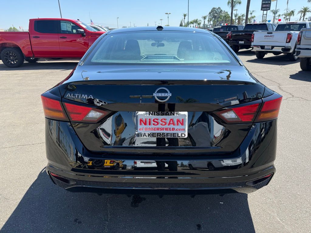 2025 Nissan Altima S Image 9 of 31