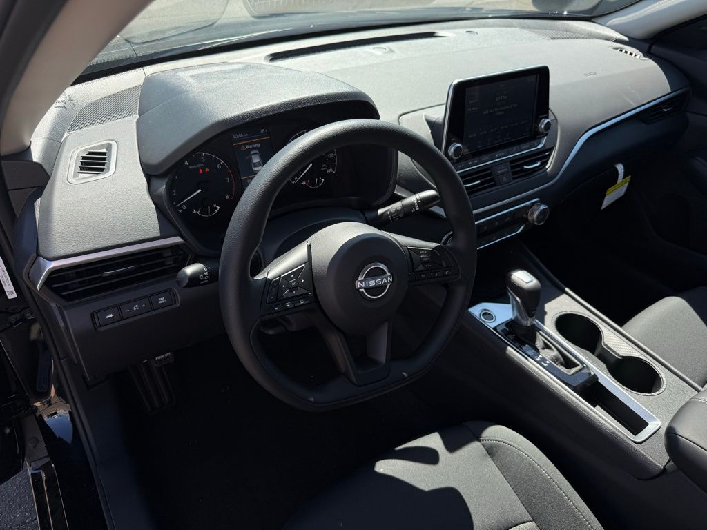 2025 Nissan Altima S Image 15 of 31
