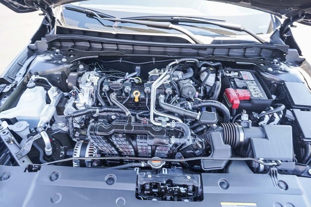 2025 Nissan Altima S Image 7 of 30