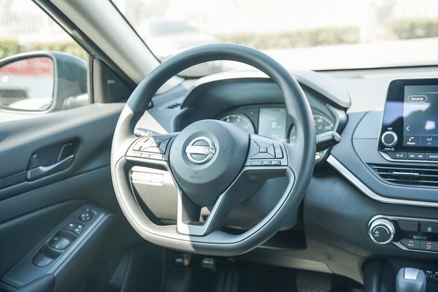 2025 Nissan Altima S Image 15 of 30