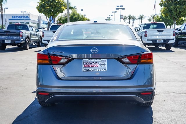 2025 Nissan Altima S Image 5 of 30