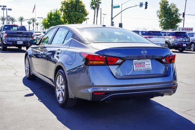 2025 Nissan Altima S Image 6 of 30