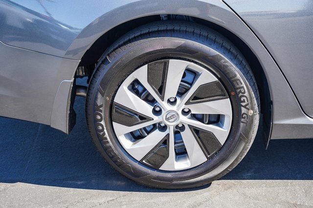 2025 Nissan Altima S Image 9 of 30