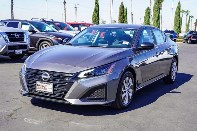 2025 Nissan Altima S Image 1 of 30