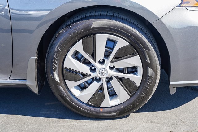 2025 Nissan Altima S Image 8 of 30