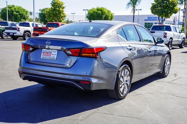 2025 Nissan Altima S Image 4 of 30