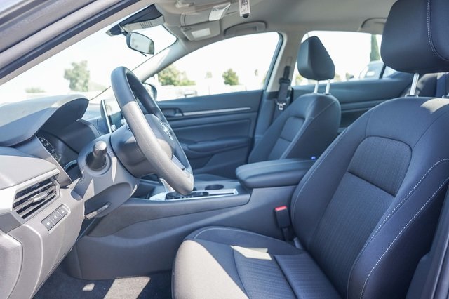 2025 Nissan Altima S Image 13 of 30