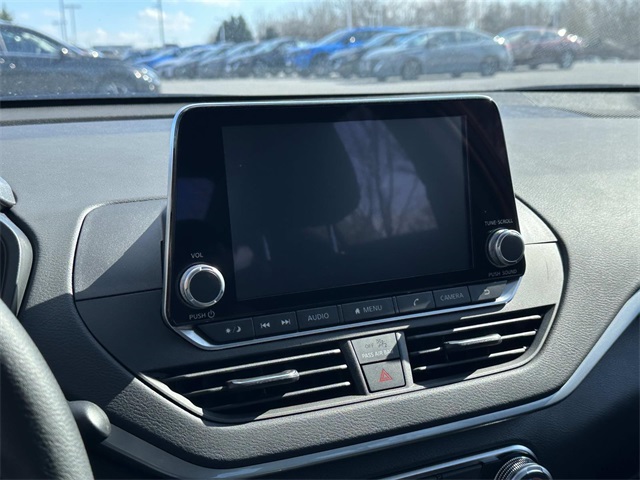 Vehicle image 12 of 18