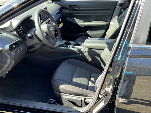 Vehicle image 20 of 28