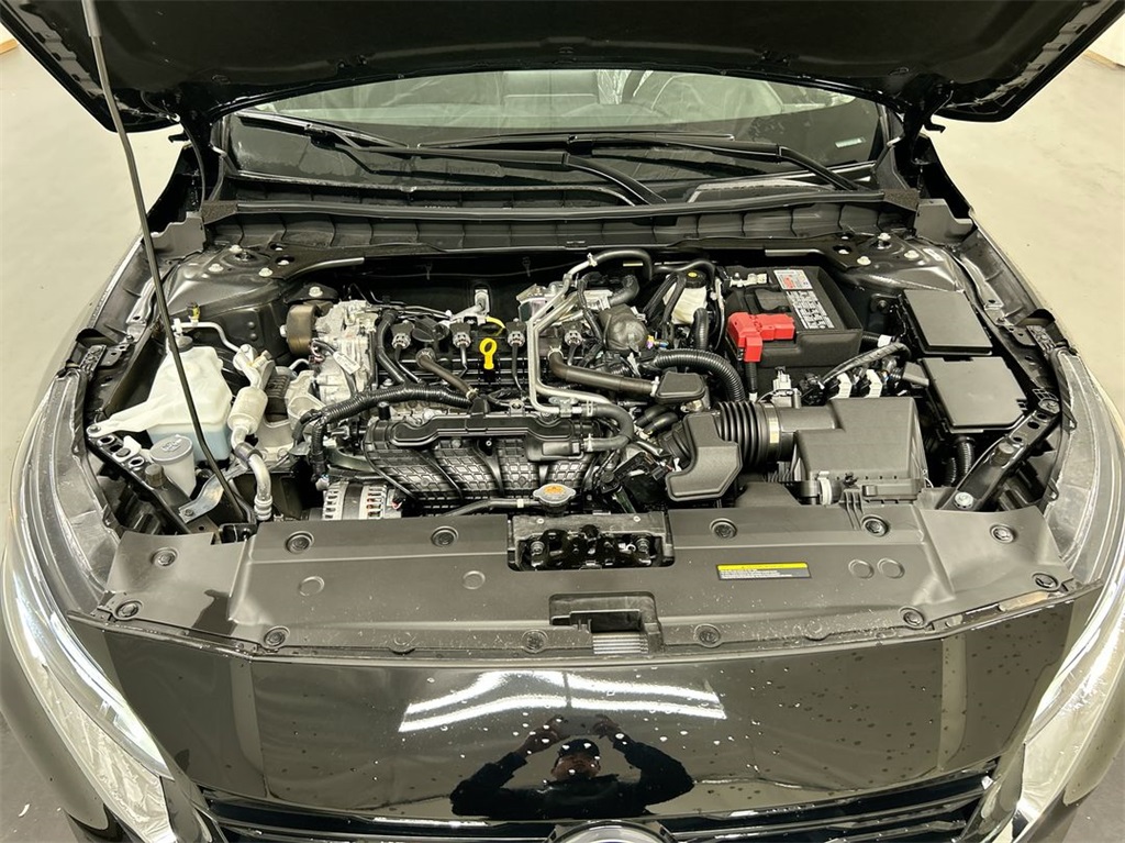 Vehicle image 10 of 23
