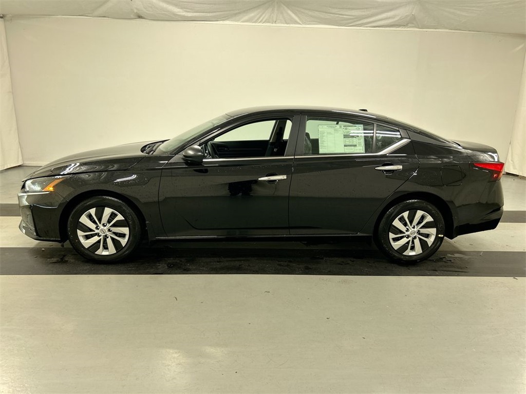 Vehicle image 6 of 23