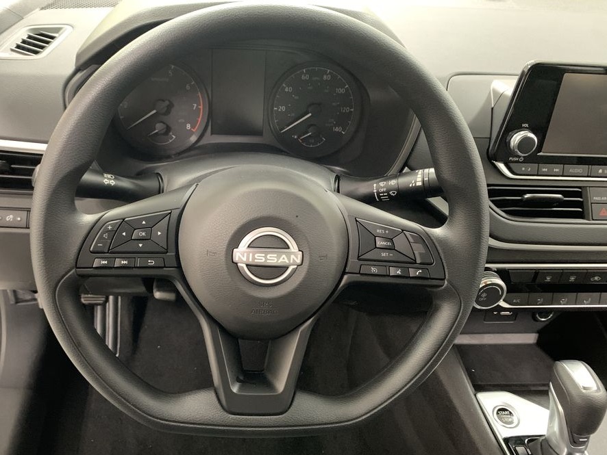 Vehicle image 11 of 23