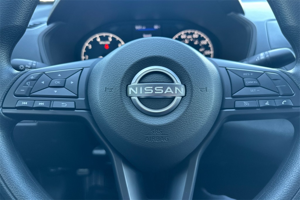 Vehicle image 19 of 25