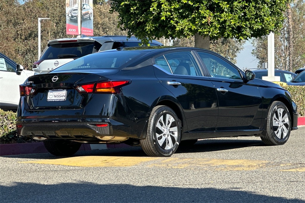 Vehicle image 5 of 25