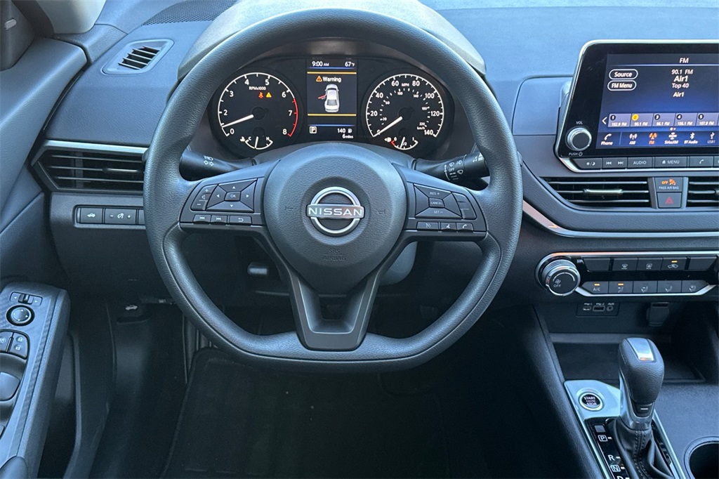 Vehicle image 12 of 25