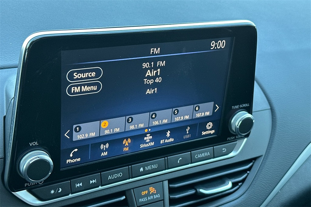 Vehicle image 14 of 25