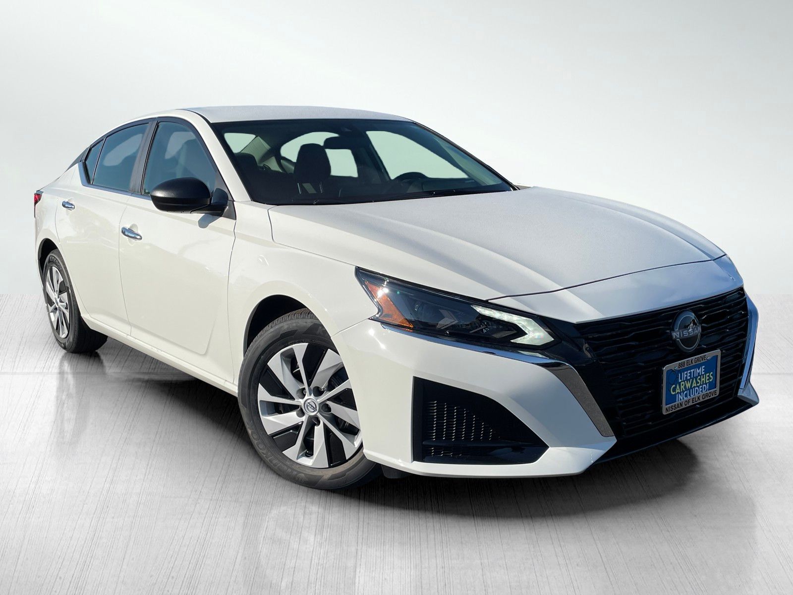 2025 Nissan Altima S Image 8 of 29