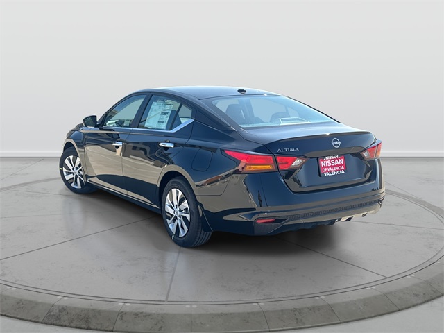 2025 Nissan Altima S Image 5 of 25