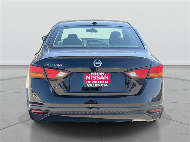 2025 Nissan Altima S Image 4 of 25
