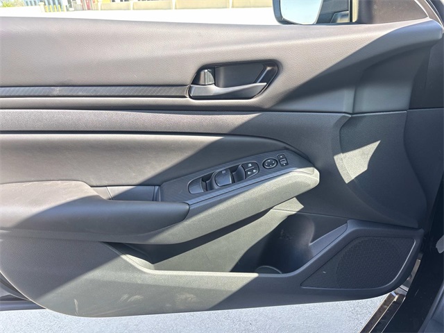 2025 Nissan Altima S Image 17 of 25