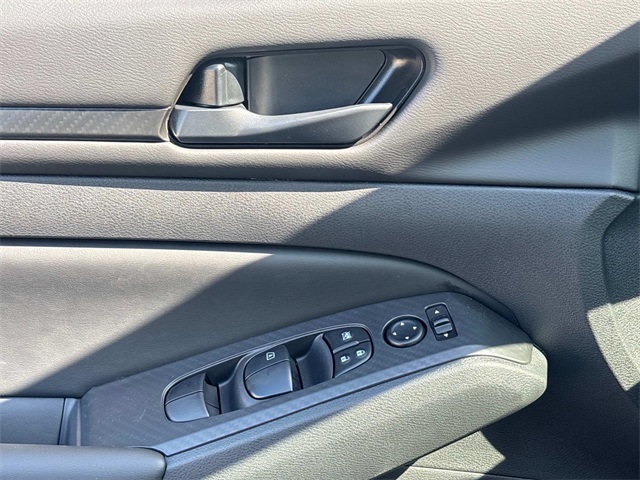2025 Nissan Altima S Image 18 of 25