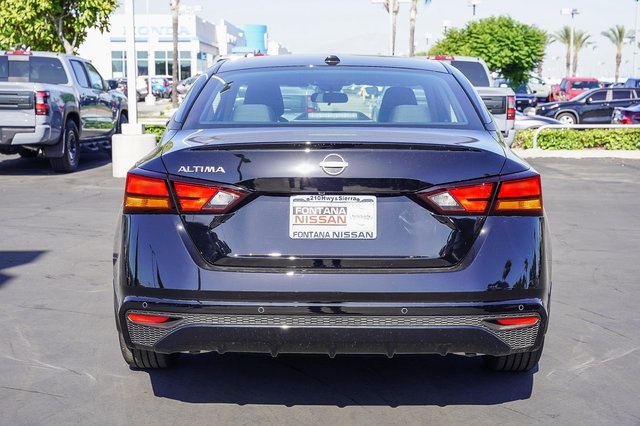 2025 Nissan Altima S Image 5 of 30