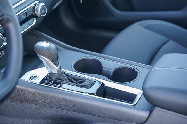 2025 Nissan Altima S Image 21 of 30