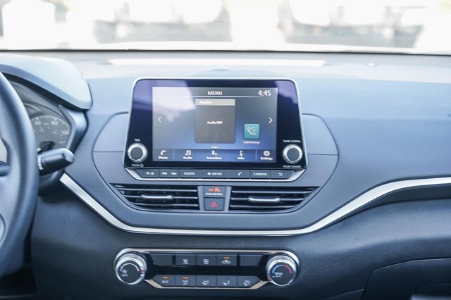 2025 Nissan Altima S Image 19 of 30