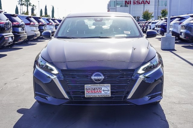 2025 Nissan Altima S Image 2 of 30